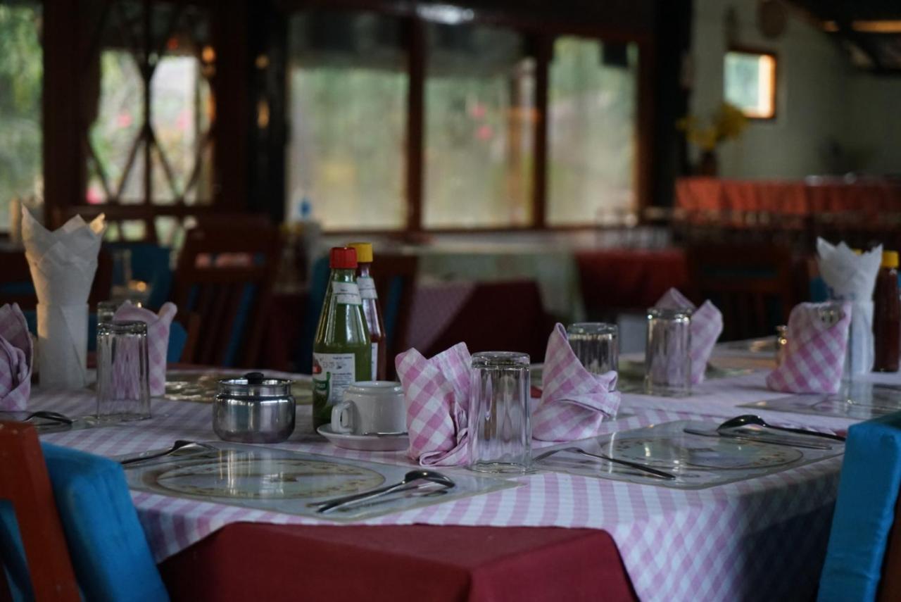Forest Hideaway Resort Pvt Ltd Bardiya Exteriör bild